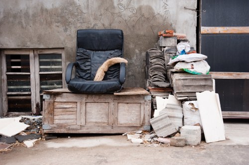 Benefits of hiring expert office clearance services